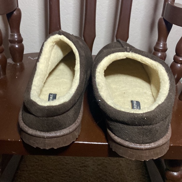 Men’s Brown Banana Republic Slippers - Picture 2 of 7
